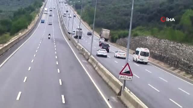 Bursa'da Mobese Kameralarına Yansıyan İlginç Kazalar