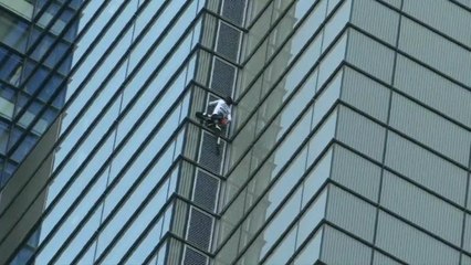 Fransız 'örümcek adam' Londra'nın en yüksek binasına tırmandı