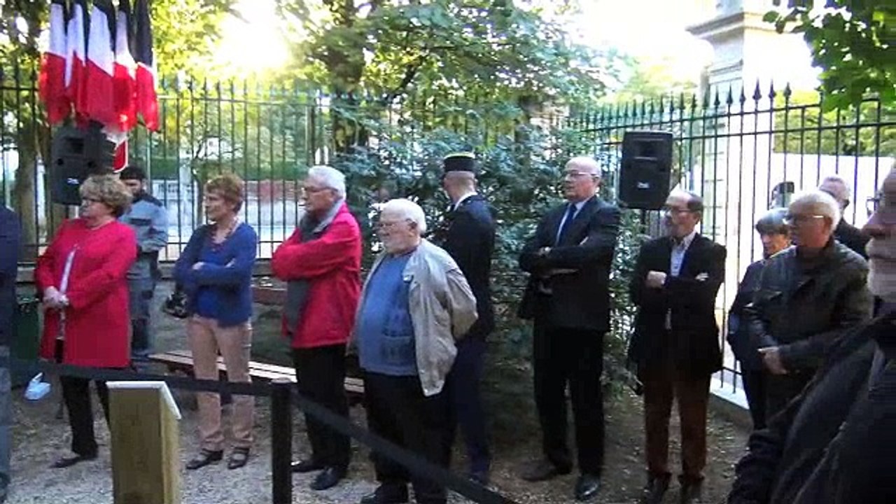 Hommage à Jean Zay ce héros, square de la Laïcité à Auxerre