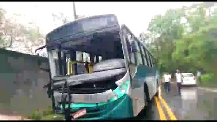 Grave acidente na rodovia Serafim Derenze