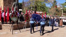 Sivas'ta İstiklal Marşı okunurken hayat durdu