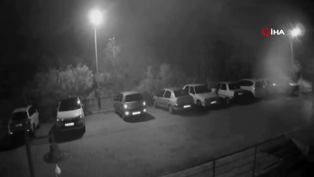 Park Halindeki Otomobili Böyle Kundakladılar