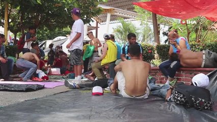 Göçmen Kervanı Meksika'nın Teklifine Rağmen İlerlemeye Devam Ediyor