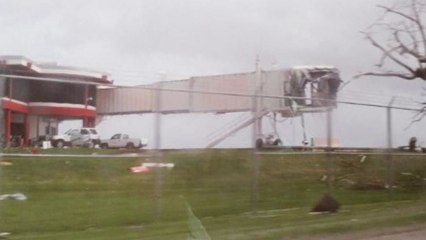 "최대 한 달?"...사이판 공항 언제 열릴지 몰라 / YTN