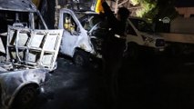 Alev alan otomobil park halindeki araçlara çarptı - İZMİR