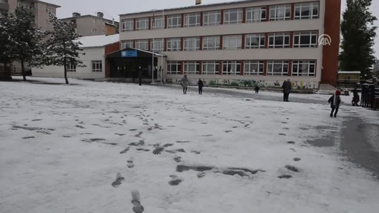 Öğrenciler Karın Keyfini Çıkardı