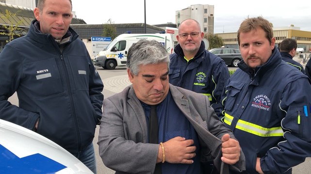 Ambulanciers et taxis manifestent à Vannes