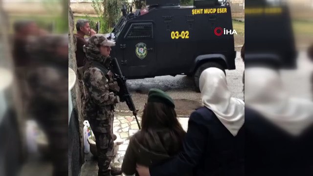Şehit özel harekat polisinin kızına sürpriz