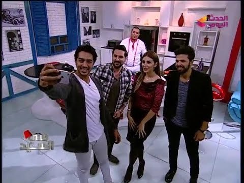 #مذيعو_الحدث يلتقطون سيلفي مع الفنانة «سارة نخلة» ملكة جمال #سوريا