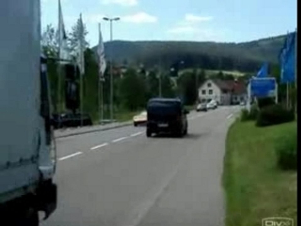 Lamborghini Miura pit stop (www.InRodaggio.com)