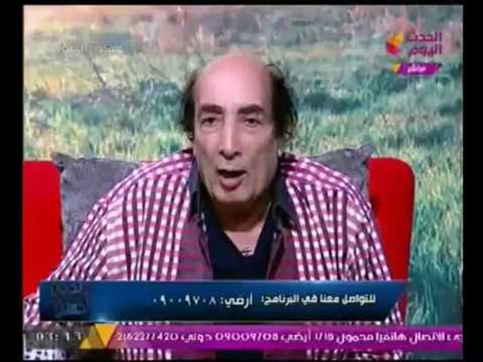 الفنان عبد الله مشرف يؤدي مشهد تمثيلي من فيلم "...