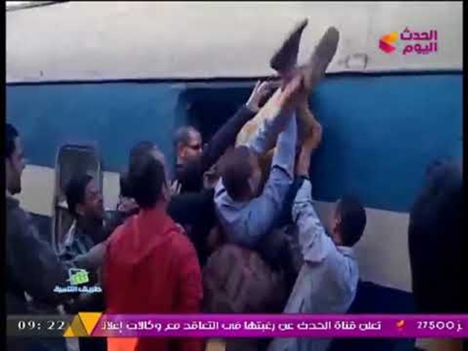 "طريق التنمية" يعرض فيديوهات كارثية على قضبان سكك حديد مصر!