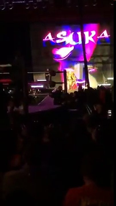 IIconics (Billie Kay and Peyton Royce) vs Asuka and Carmella - WWE White Plains October 22nd 2018