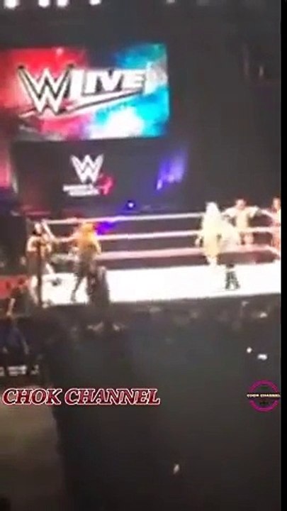 IIconics (Billie Kay and Peyton Royce) and Becky Lynch vs Asuka, Charlotte and Carmella - WWE Boston October 21st 2018