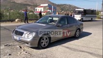 Report TV - Shkodër, makina përplas 11-vjeçarin sapo zbriti nga autobusi, fëmija në spital