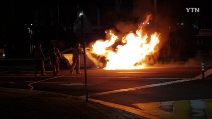 고양시에서 벤츠 화재...인명피해 없어 / YTN