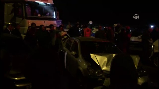 Zincirleme trafik kazası: 14 yaralı - KOCAELİ