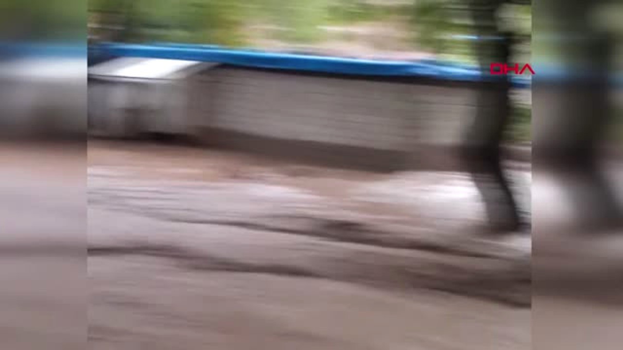 Şırnak Beytüşşebap Sele Teslim Oldu, Okullar Tatil Edildi -Taşkın Anı Kameralarda - Ek