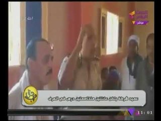 #شاهد بالفيديو عميد شرطة يلقن عائلتين متخاصمتين درسا فى العرف والتسامح.