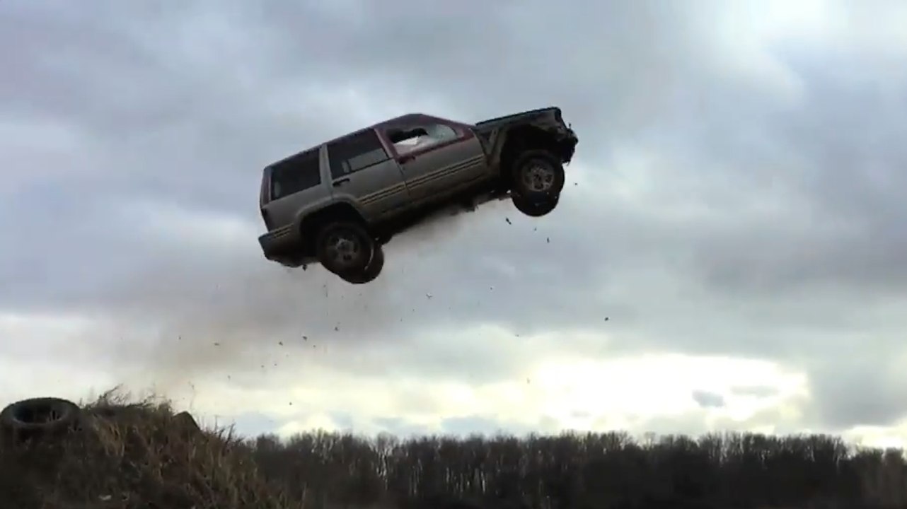 This Man Jumps Used Cars Off An Insane Ramp - video Dailymotion