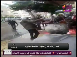 فيديو (+18) لمشاجرة بالسنج والسيوف.. ومذيع الحدث لازم يكون فيه رد رادع