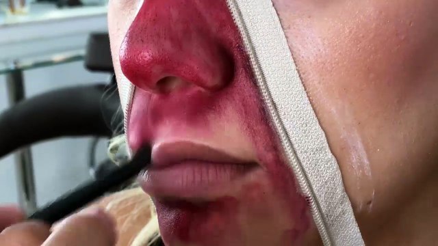 Aprenda a fazer uma maquiagem assustadora para o halloween