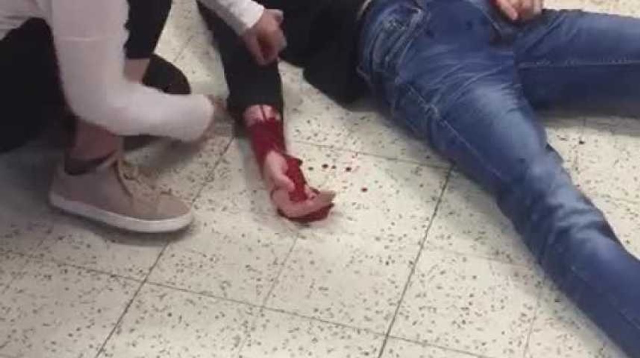 Cours de premiers secours: les élèves face à une hémorragie