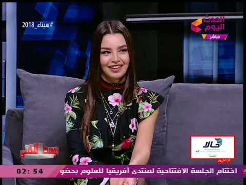 مقدم #الوسط_الفني يداعب الفنانة الاستعراضية "جوهرة" بعد تناولها الكشري: كلي انتي بتعملي مجهود