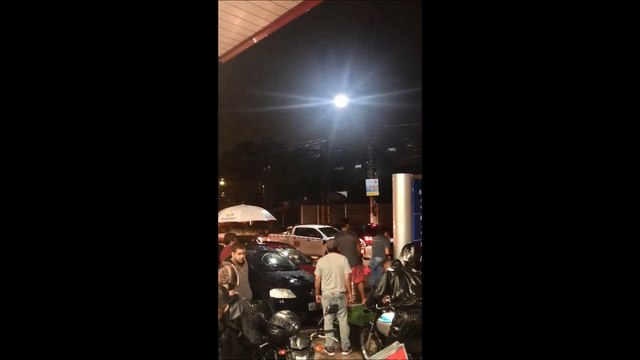 Defesa Civil pede passagem para socorrer família