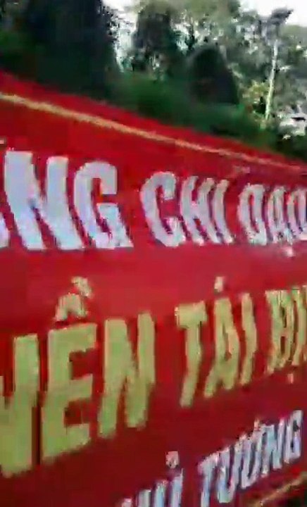 Dân Thủ Thiêm và Trường Thịnh vẫn tiếp tục cuộc xuống đường đòi đất mỗi ngày vì đất bị cướp ngoài quy hoạch rồi cho rằng mất bản đồ quy hoạch