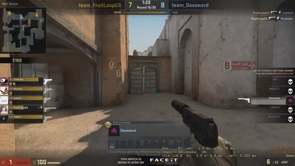 This guy has 1hp and still wins a 1v5 clutch!