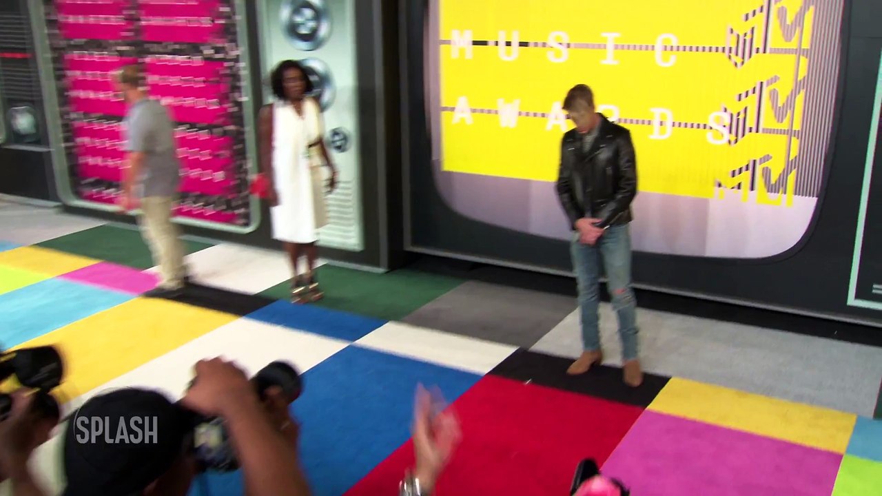 Justin Bieber spotted crying after Selena Gomez's breakdown - Daily Celebrity News - Splash TV