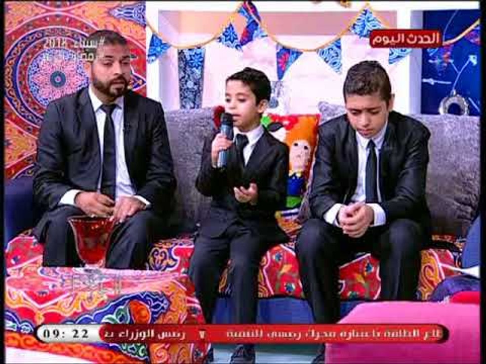 آل هاشم للإنشاد الديني ينشدون ويطربوا عبير الشيخ ومنال عبد اللطيف بأغنية "رمضان جانا"