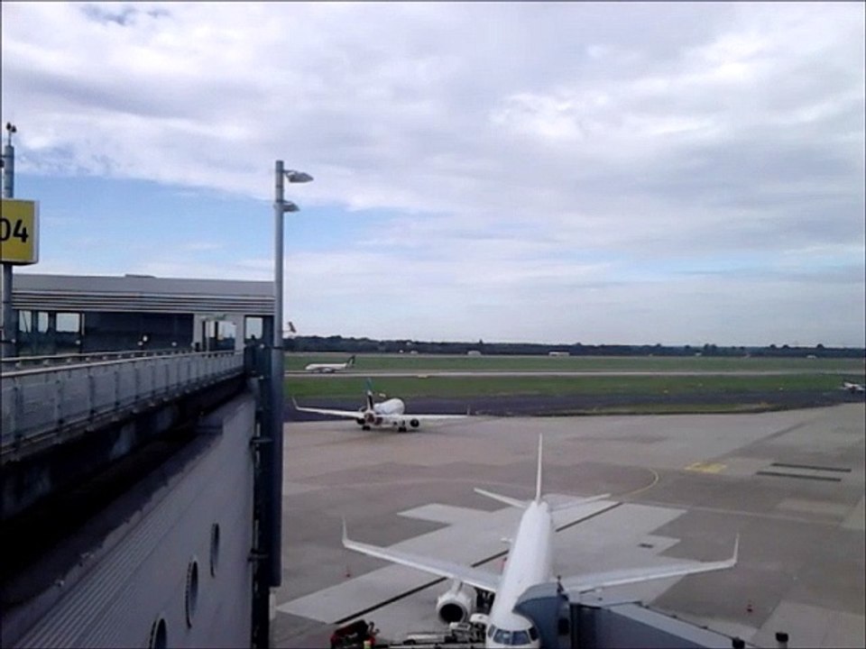 Flugzeug Start & Landung auf Flughafen Düsseldorf. 09.09.2018