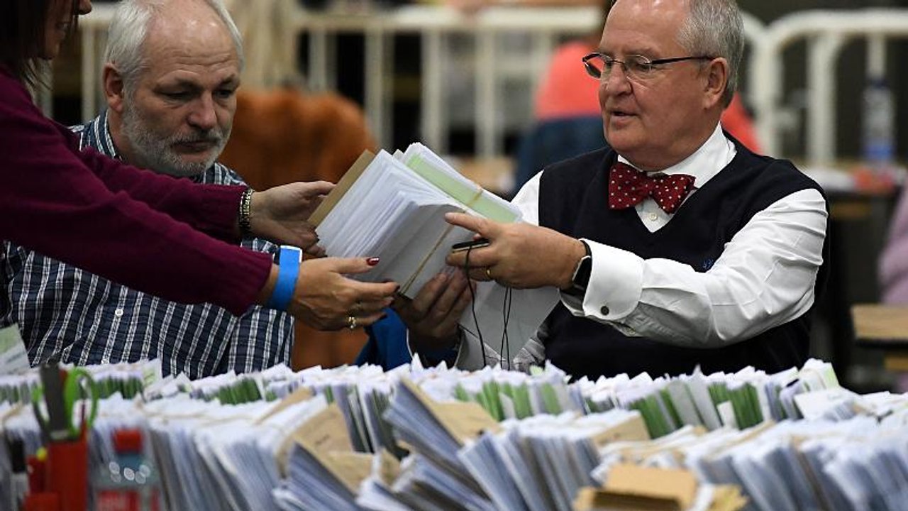 Referendum: Iren schaffen 'Gotteslästerung' ab