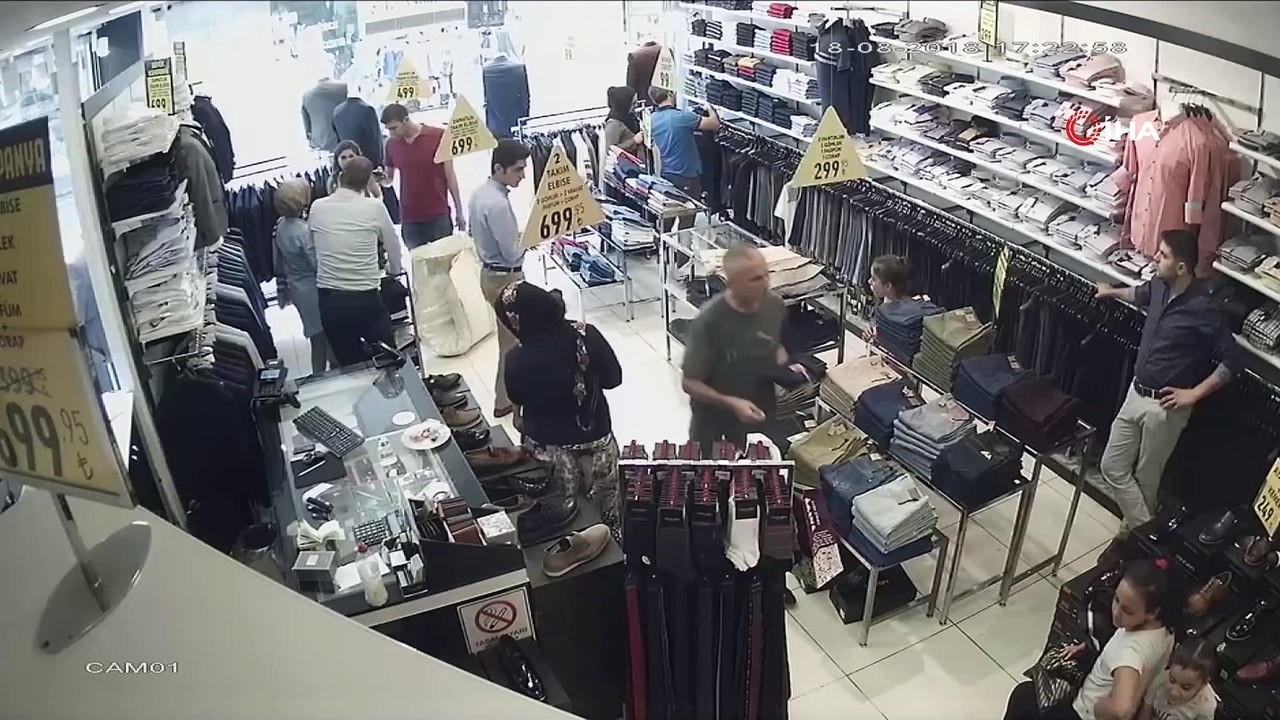 Alışveriş yapanları takip edip deneme kabinlerinden hırsızlık yapan zanlı kamerada