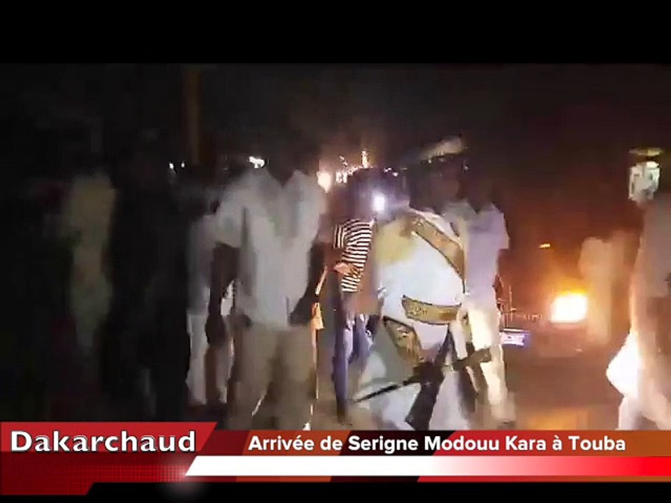 L’arrivée extraordinaire de Serigne modou Kara à Touba avec sa… Regardez