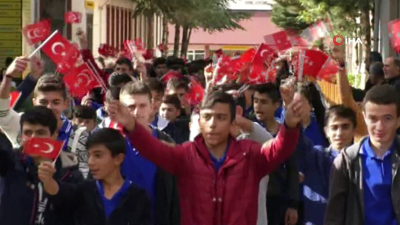 Davullu-zurnalı Cumhuriyet Bayramı kutlaması