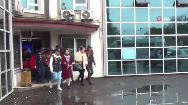 Sahte Siteden Göçmenleri Dolandıran Çete Çökertildi