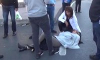 Taksim'de panik anları: Acı içinde yere yığıldı