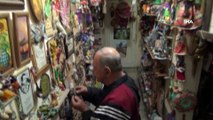 80 yaşındaki Erdem Erozan evinin duvarlarını 56 yıldır biriktirdiği oyuncaklarla donattı