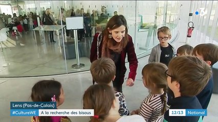Culture : une visite de musée pour les enfants sous le signe des bisous