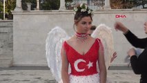 Sivas Cumhuriyet Bayramı'na Özel, Türk Bayraklı Gelinlik Tasarladı