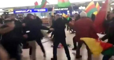 PKK Yandaşları, Bozkurt İşareti Yapıp "Türkiye" Diye Bağıran Aileye Saldırdı