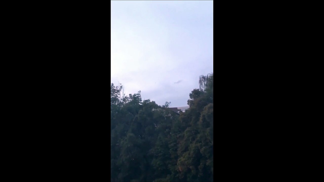 UFO caught hovering in sky UK Oct 20 2018