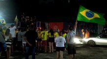 Manifestantes pró-Bolsonaro terminam ato com oração em Vitória
