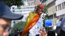 El matrimonio gay protagoniza en Taiwán la mayor marcha del orgullo en Asia