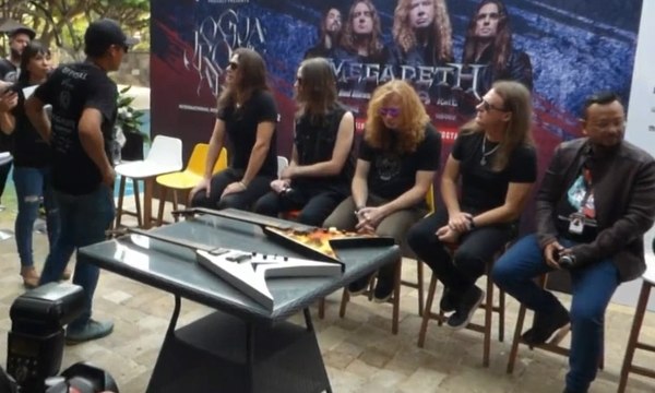 Megadeth Sumbangkan 2 Gitar untuk Korban Gempa Sulteng