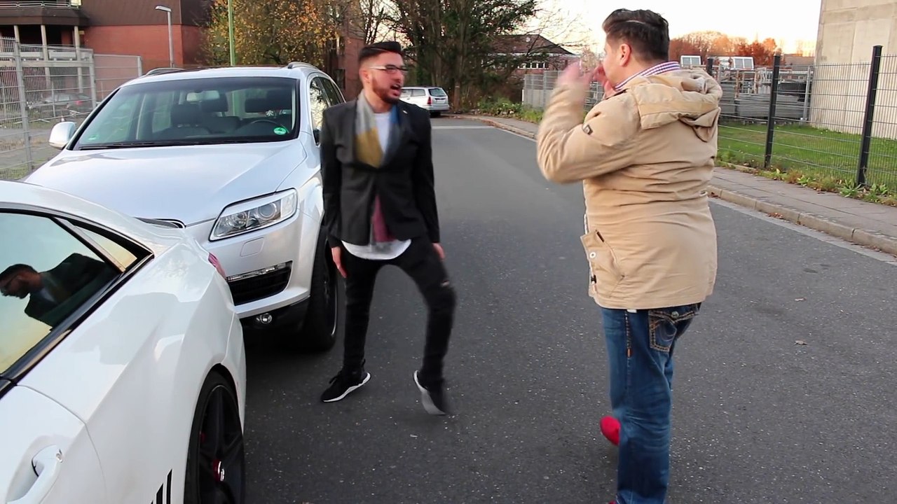 AUTO-UNFALL  ⎮  Deutsche VS. Ausländer ⎮ Younes jones