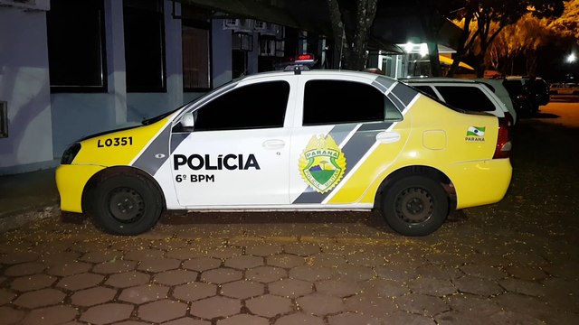 Mulheres são rendidas por assaltantes armados no centro